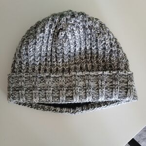 🤯2/$15 Bula Gray and White Knit Beanie
